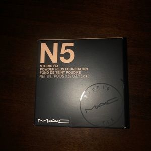 Mac foundation - NEW